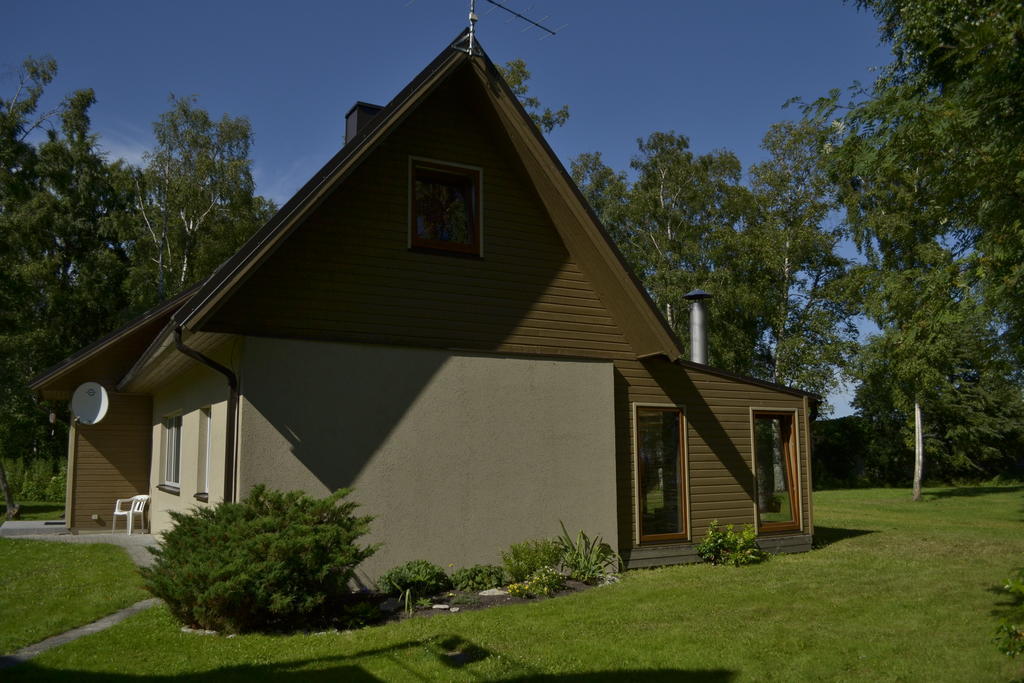 Mere Holiday House Salme Exterior foto